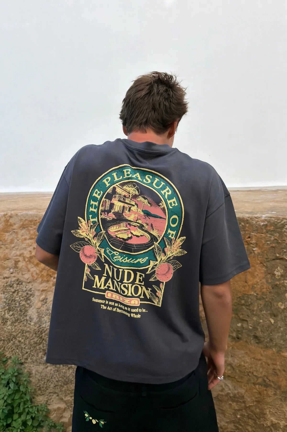 Camiseta Mansion - Nude Project