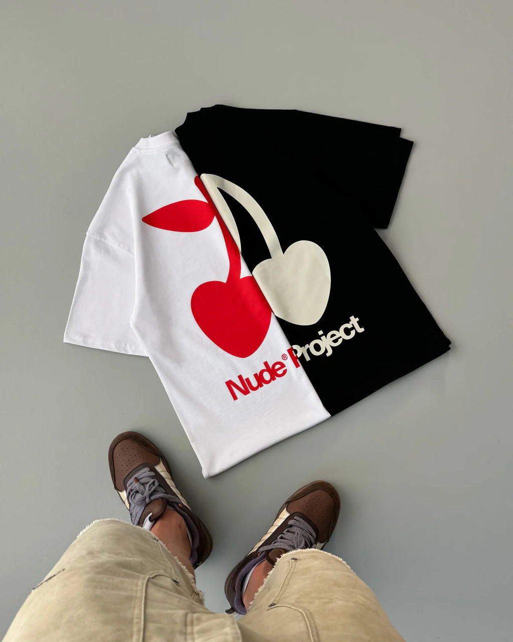 Camiseta Cherry Logo – Nude Project