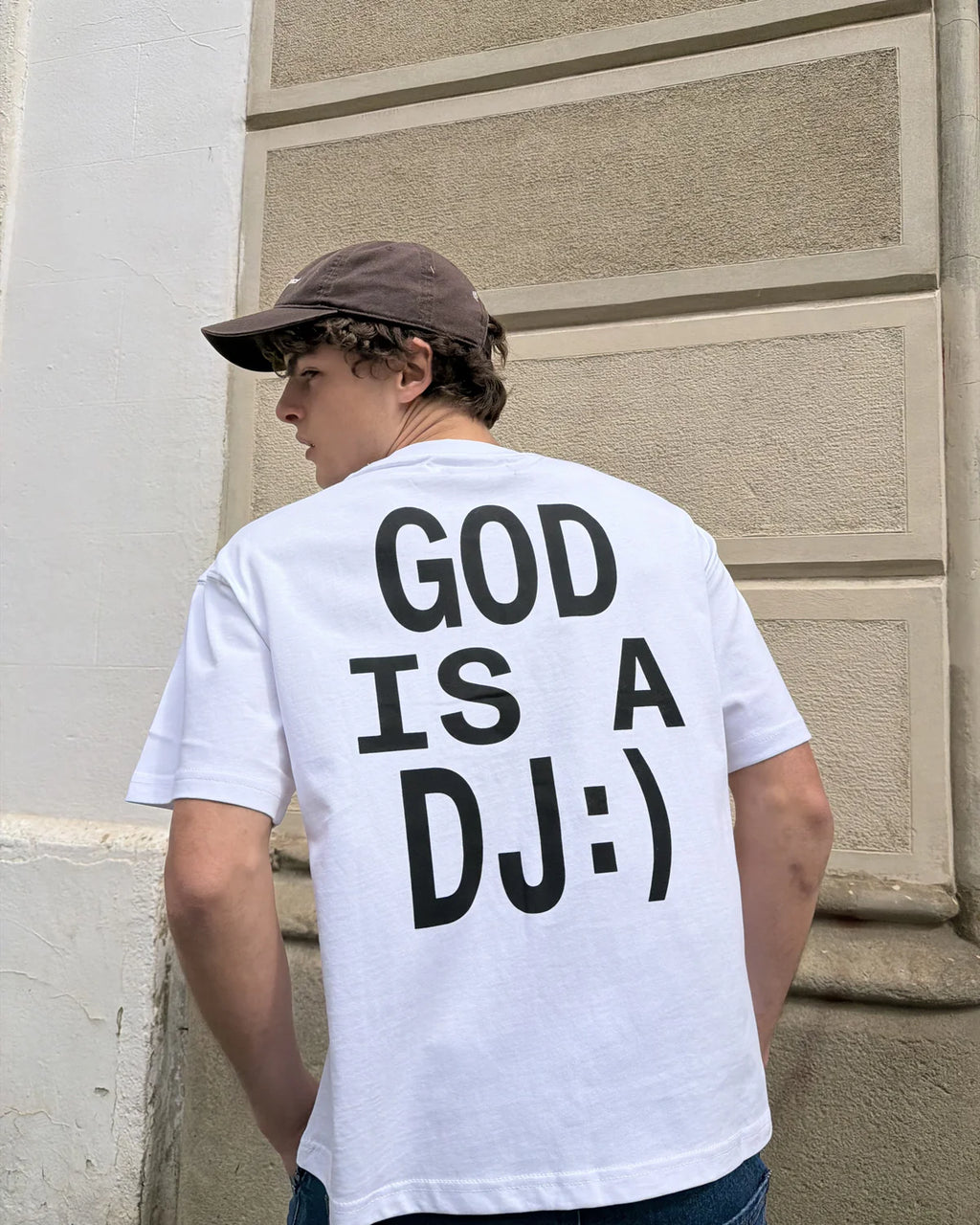 Camiseta God is a DJ – Nude Project