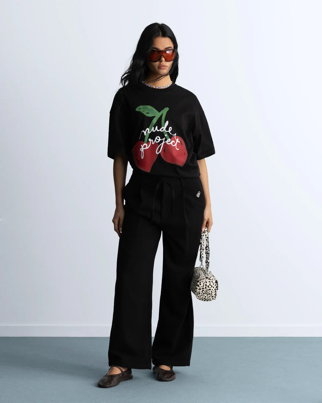 Berry Tee Black – Nude Project