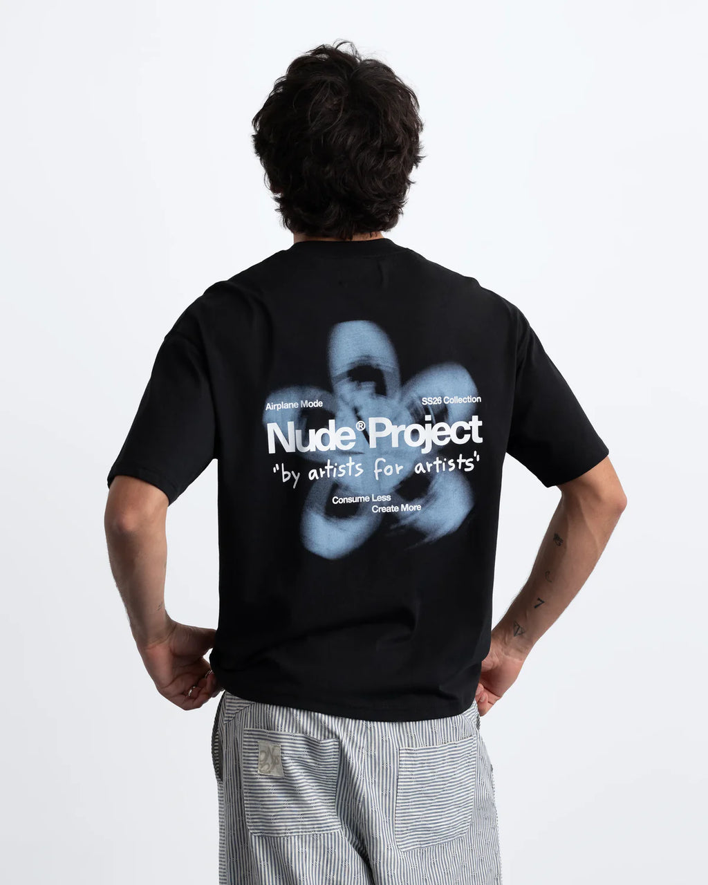 Jave Tee – Nude Project
