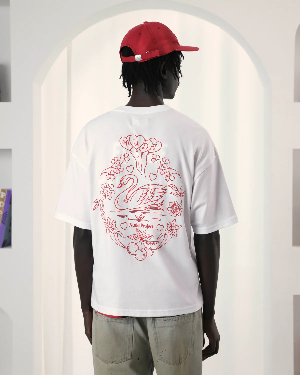 Camiseta Swan Garden – Nude Project